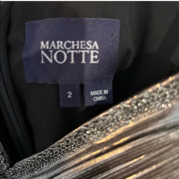 🔥🔥🔥 Marchessa Notte Silver Pleated Dress Gown Size 2 🔥🔥🔥 - Picture 7 of 9